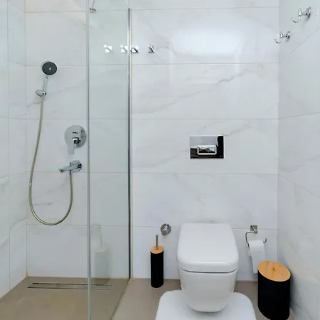 One-bedroom In New Managed - Secure Building With Elevator- 2 Min To Taksim Location Apartmán *