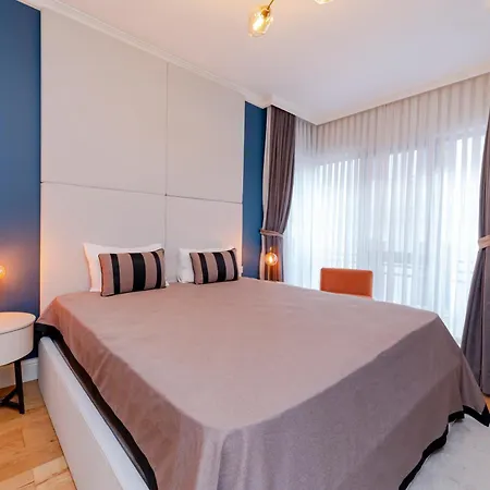 Apartmán One-bedroom In New Managed - Secure Building With Elevator- 2 Min To Taksim Location *