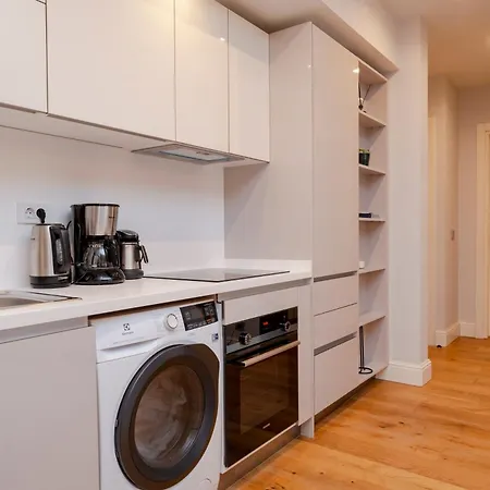 One-bedroom In New Managed - Secure Building With Elevator- 2 Min To Taksim Location Apartmán *