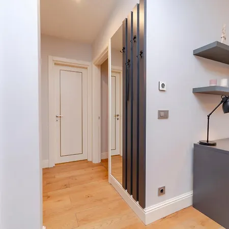 One-bedroom In New Managed - Secure Building With Elevator- 2 Min To Taksim Location * İstanbul