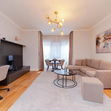 Apartmán One-bedroom In New Managed - Secure Building With Elevator- 2 Min To Taksim Location
