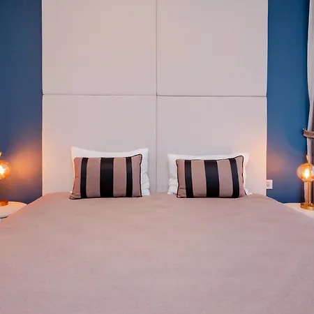 Apartmán One-bedroom In New Managed - Secure Building With Elevator- 2 Min To Taksim Location *
