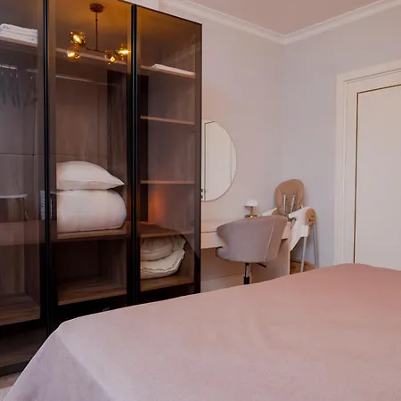 Apartmán One-bedroom In New Managed - Secure Building With Elevator- 2 Min To Taksim Location *