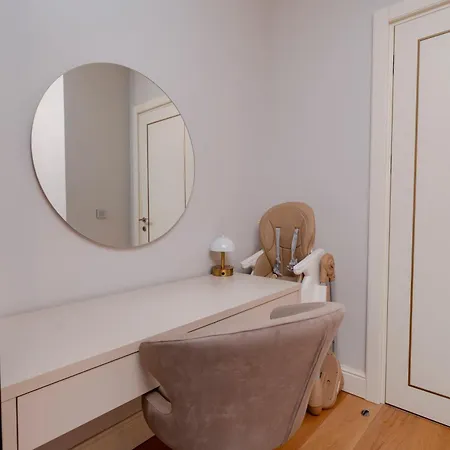 Apartmán One-bedroom In New Managed - Secure Building With Elevator- 2 Min To Taksim Location